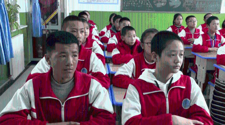 电车自驾云南219,160公里开了10个小时,路况烂得把车都搞坏了